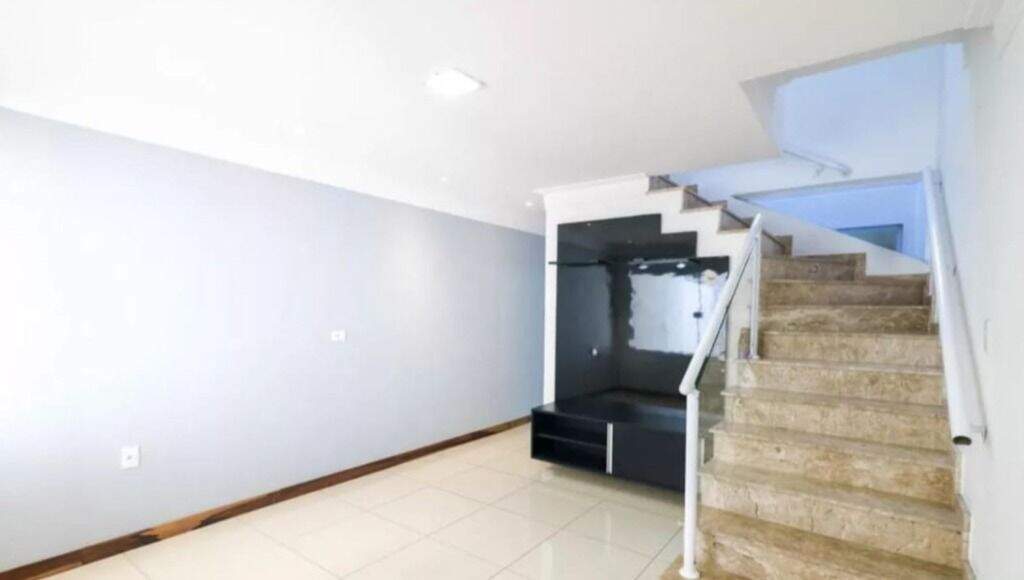 Sobrado à venda no Vila Vilma: 