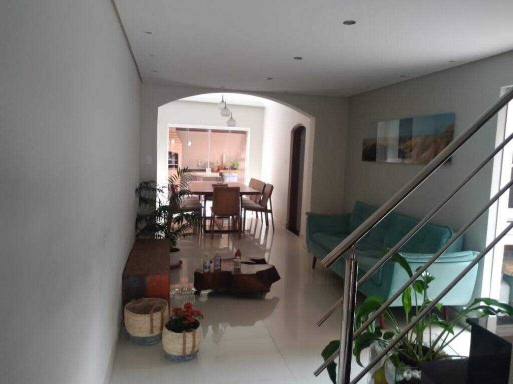 Sobrado à venda no Jardim Orlandina: 