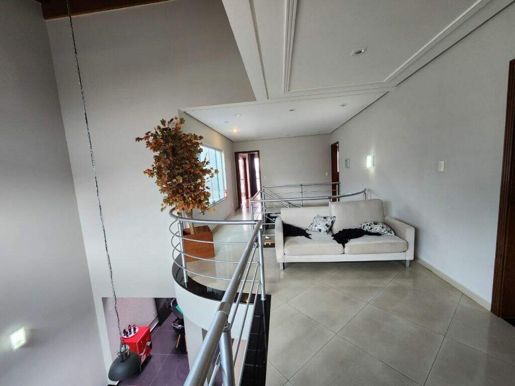 Sobrado à venda no Parque dos Pássaros: 