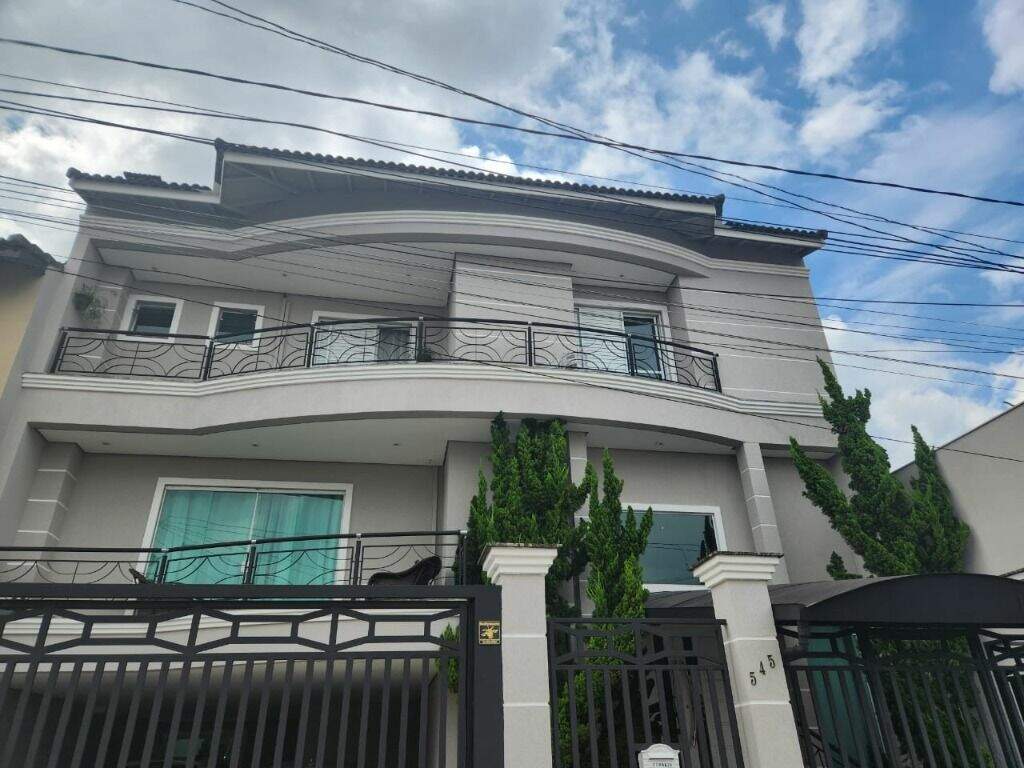 Sobrado à venda no Parque dos Pássaros: 