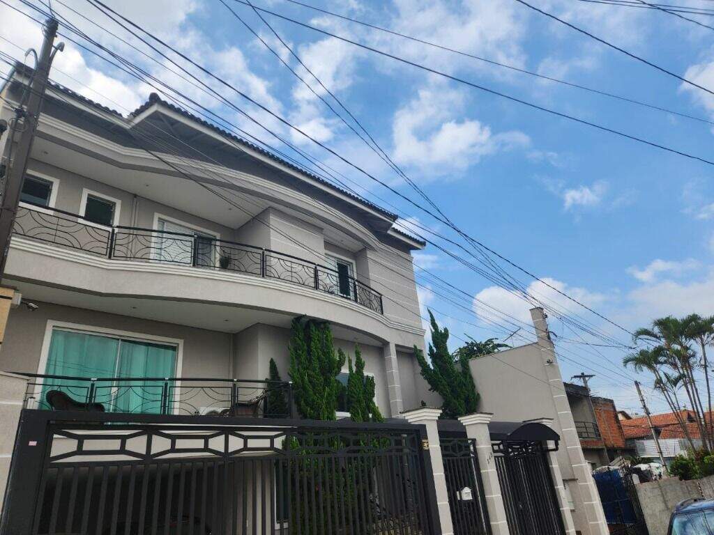 Sobrado à venda no Parque dos Pássaros: 