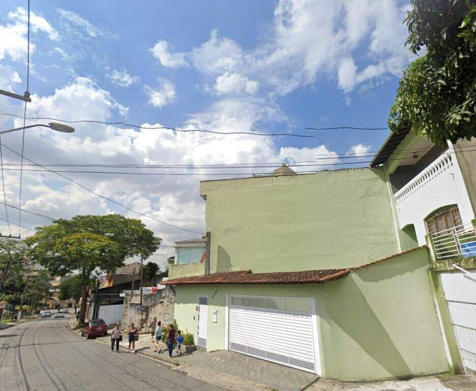 Sobrado à venda no Vila Eldízia: 