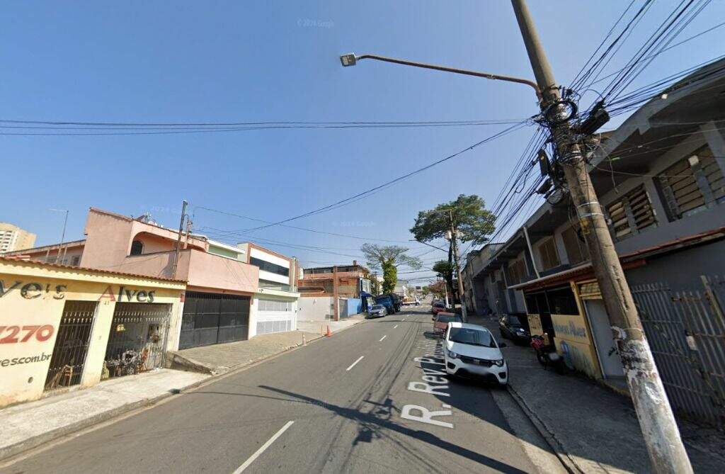 Sobrado à venda no Alves Dias: 