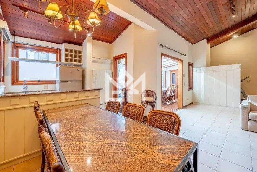 Apartamento com 3 quartos à venda, 200m² - Petrópolis - Porto Alegre: 