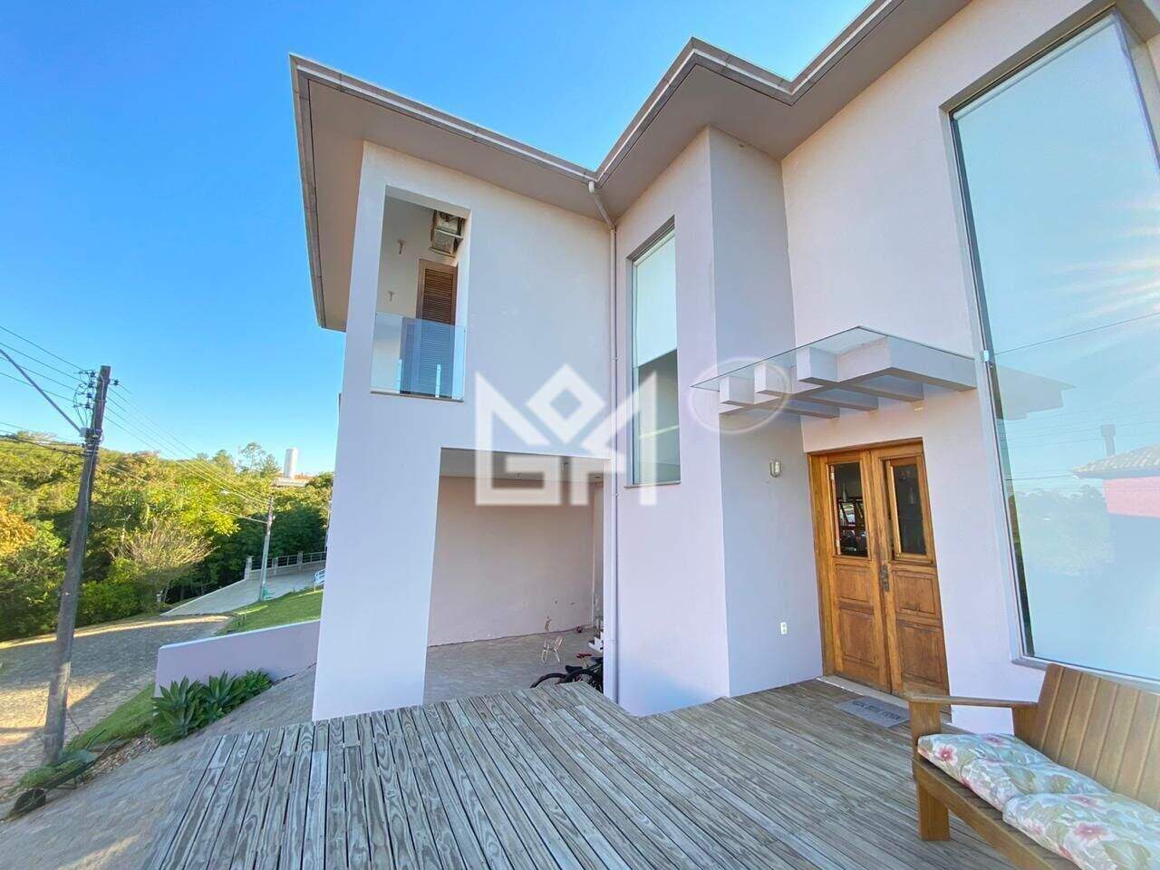 Casa com 3 quartos à venda, 270m² - Jansen - Gravataí: 