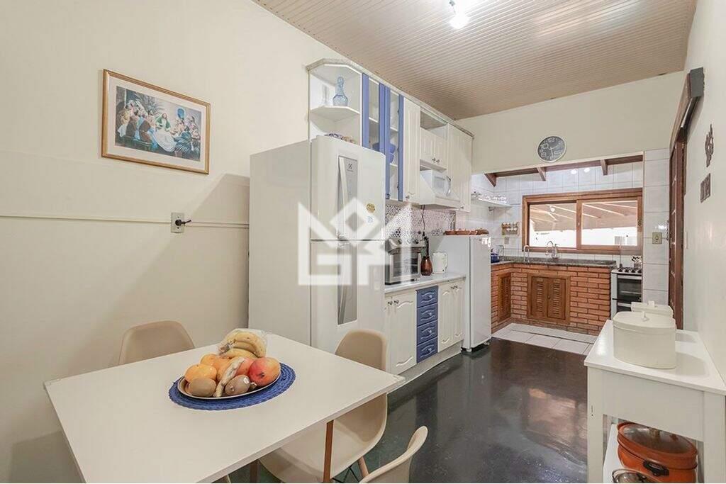 Casa com 4 quartos à venda, 290m² - Passo Da Areia - Porto Alegre: 