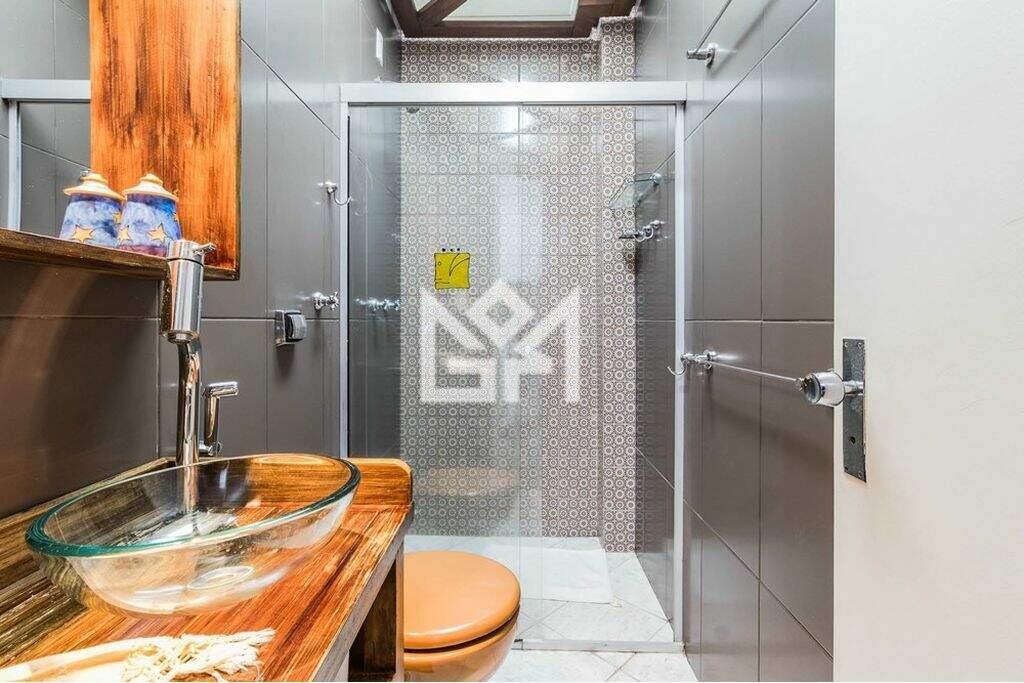 Casa com 3 quartos à venda, 212m² - Jardim Itu Sabará - Porto Alegre: 