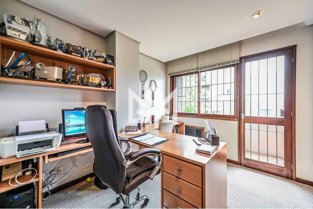 Casa com 4 quartos à venda, 240m² - Três Figueiras - Porto Alegre: 