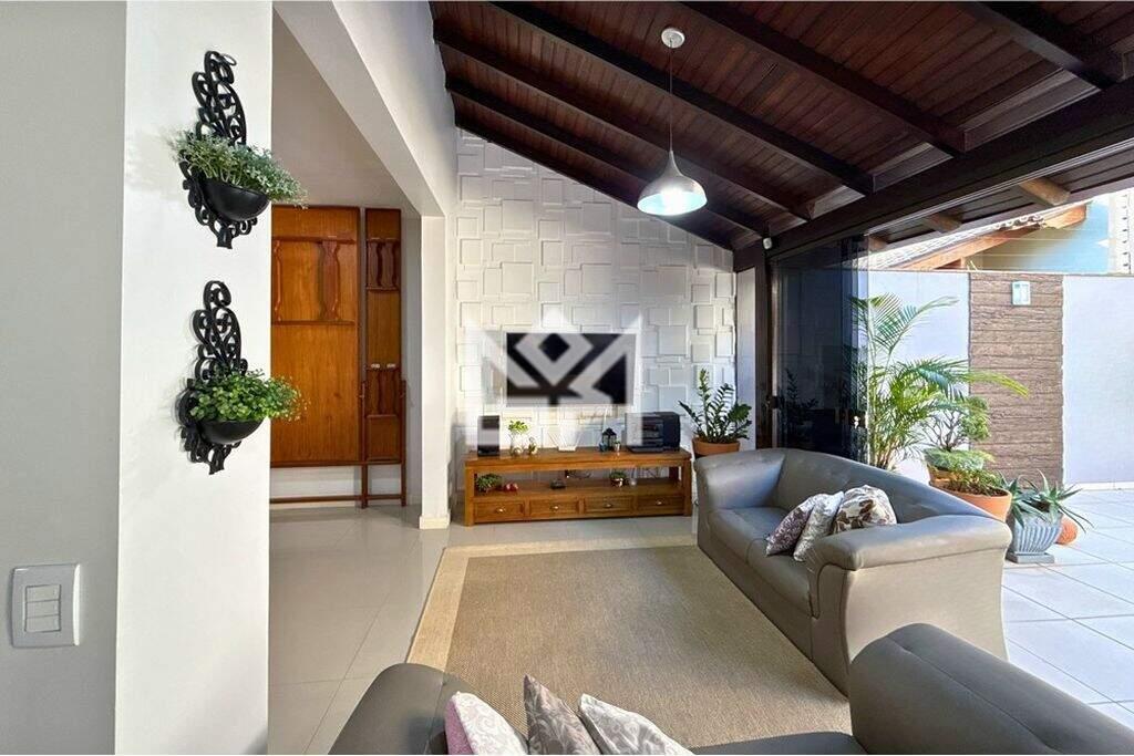 Casa com 4 quartos à venda, 328m² - São José - Canoas: 