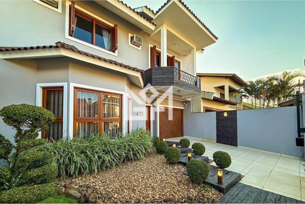 Casa com 4 quartos à venda, 328m² - São José - Canoas: 