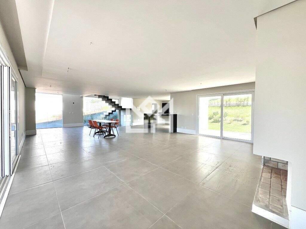 Casa com 4 quartos à venda, 375m² - Vila Nova - Porto Alegre: 