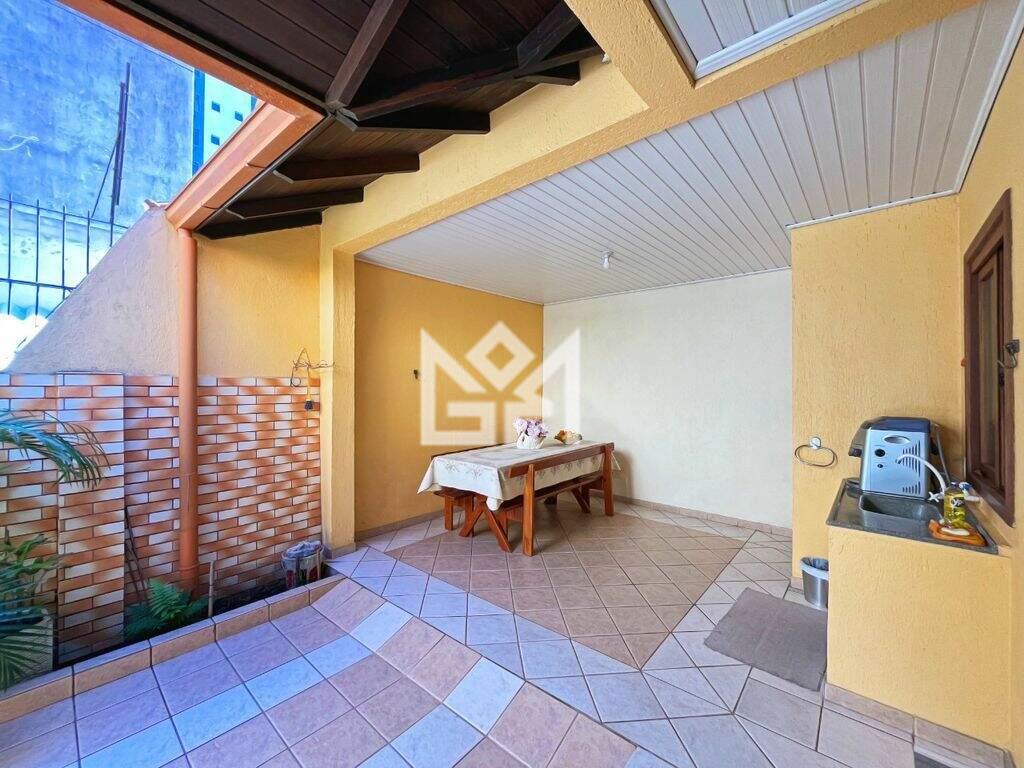 Casa com 3 quartos à venda, 210m² - Santana - Porto Alegre: 