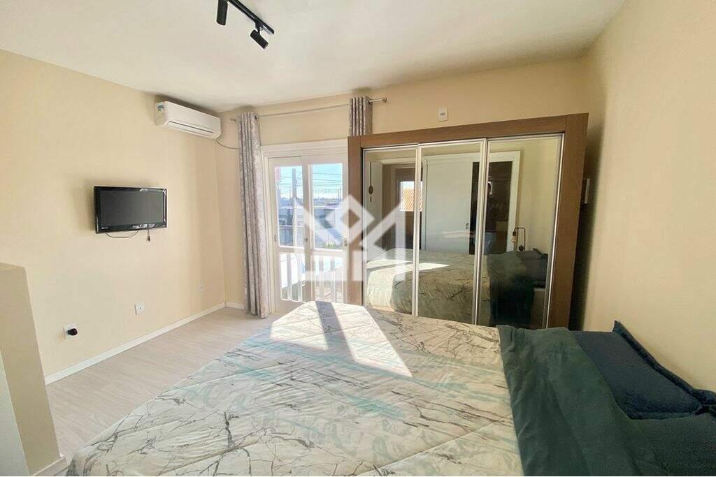 Casa com 2 quartos à venda, 71m² - Olaria - Canoas: 