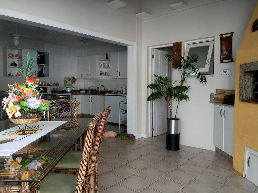 Casa com 3 quartos para aluguel, 180m² - Passo Da Areia - Porto Alegre: 