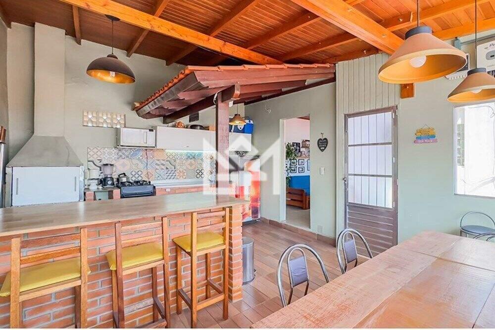 Casa com 2 quartos à venda, 200m² - Santa Maria Goretti - Porto Alegre: 