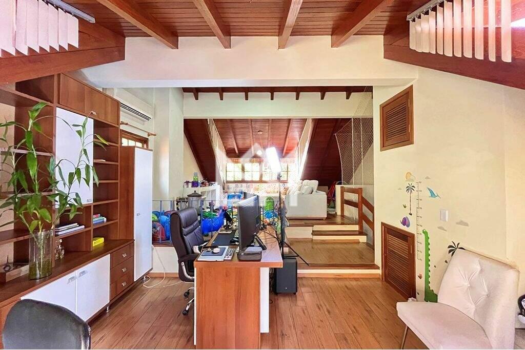 Casa com 3 quartos à venda, 171m² - Pedra Redonda - Porto Alegre: 