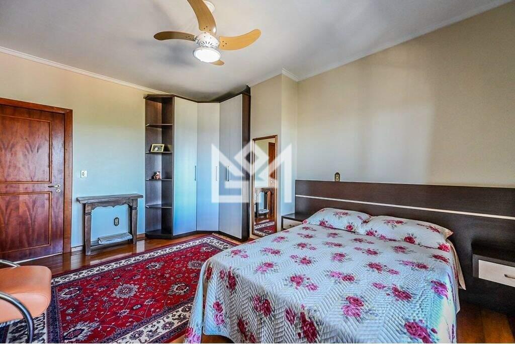 Casa com 3 quartos à venda, 451,81m² - Nonoai - Porto Alegre: 