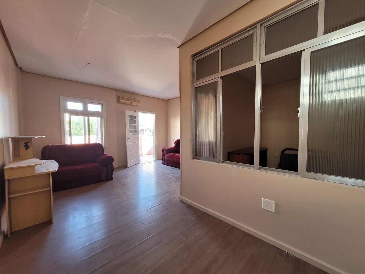 Casa com 4 quartos para aluguel, 240m² - Floresta - Porto Alegre: 