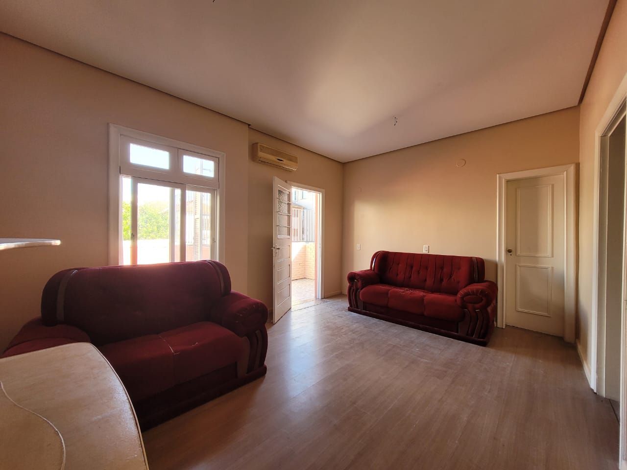 Casa com 4 quartos para aluguel, 240m² - Floresta - Porto Alegre: 