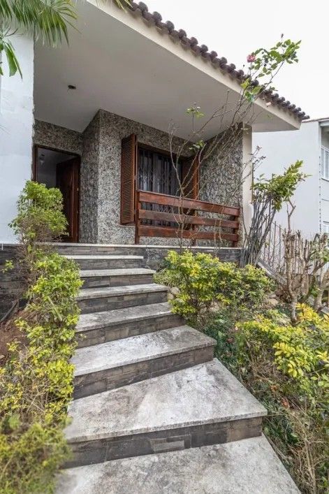 Casa com 3 quartos para aluguel, 313m² - Jardim Itu Sabará - Porto Alegre: 