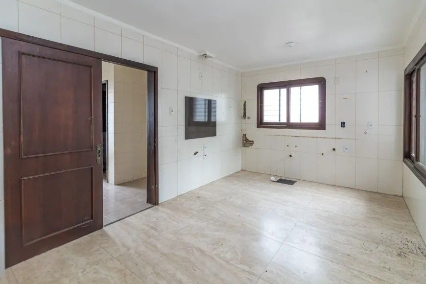 Casa com 3 quartos para aluguel, 313m² - Jardim Itu Sabará - Porto Alegre: 