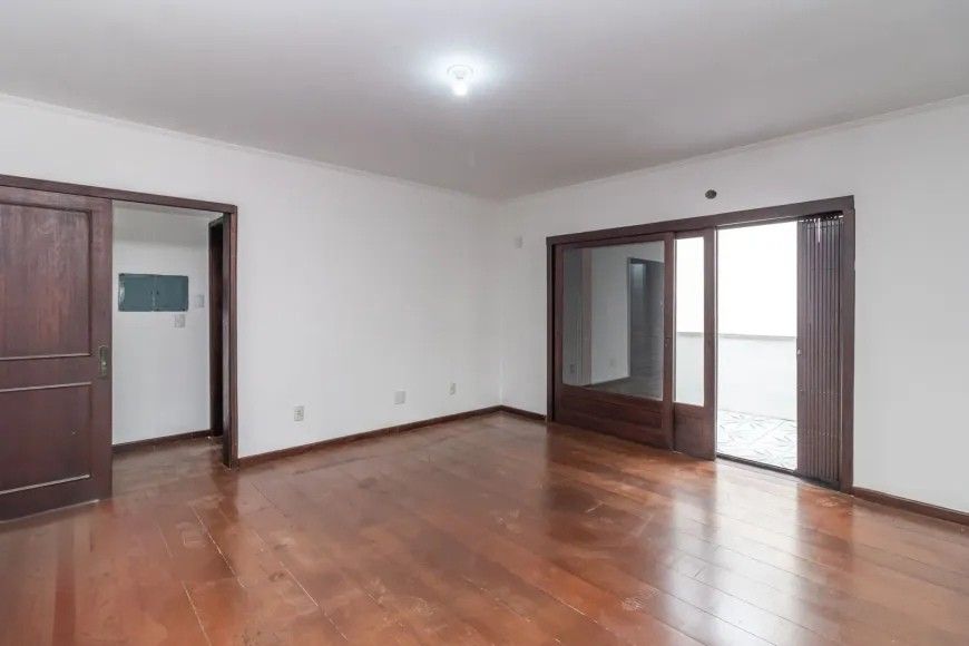 Casa com 3 quartos para aluguel, 313m² - Jardim Itu Sabará - Porto Alegre: 