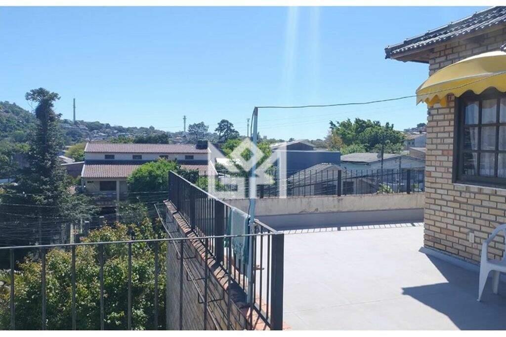 Casa com 4 quartos à venda, 231m² - Cristal - Porto Alegre: 