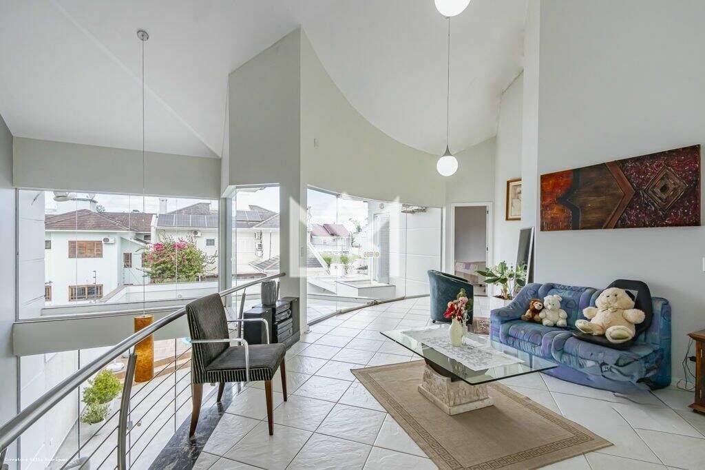 Casa com 4 quartos à venda, 331m² - Moinhos de Vento - Canoas: 