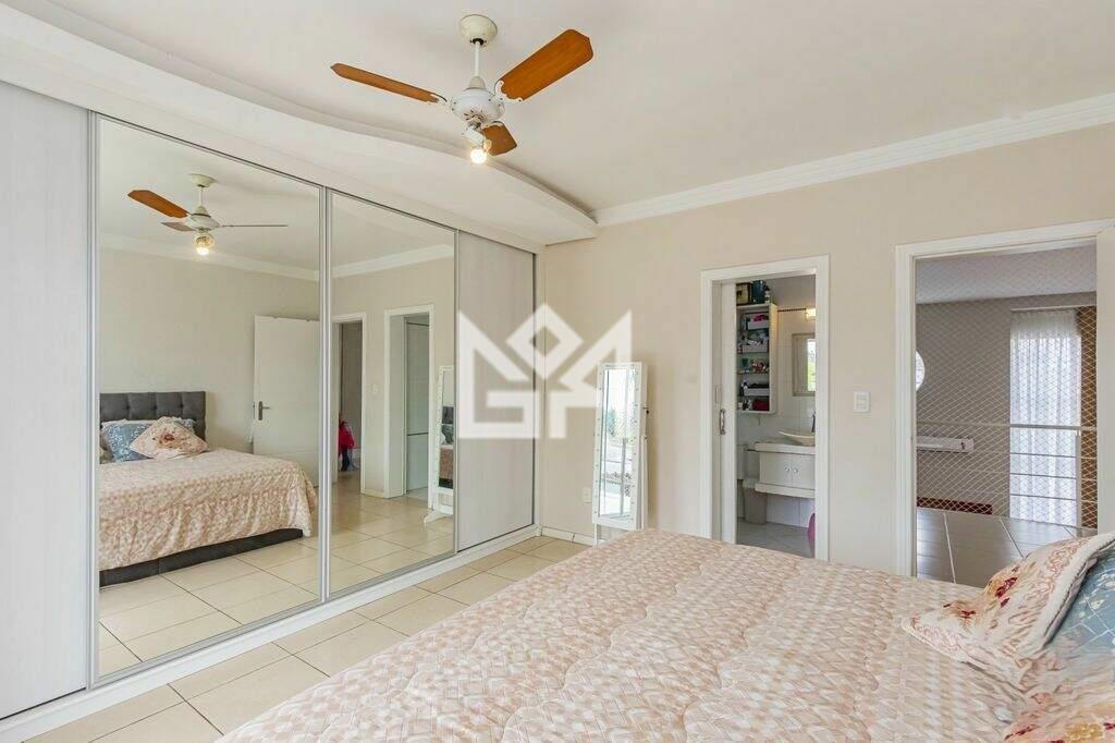 Casa com 3 quartos à venda, 265m² - Niterói - Canoas: 