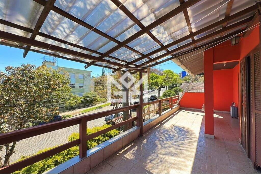 Casa com 3 quartos à venda, 155m² - Vila Nova - Porto Alegre: 