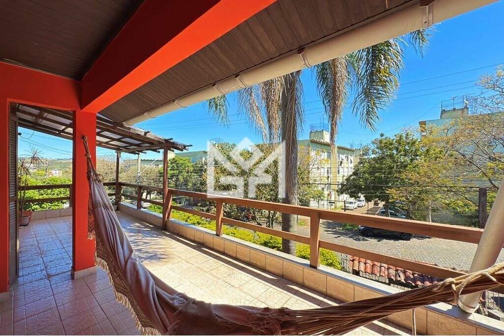 Casa com 3 quartos à venda, 155m² - Vila Nova - Porto Alegre: 