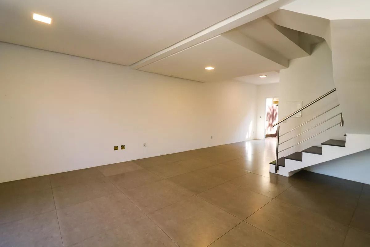 Casa com 3 quartos à venda, 175m² - Hípica - Porto Alegre: 