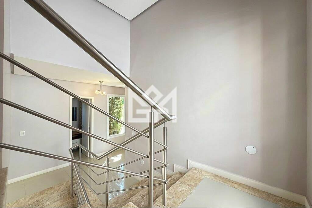 Casa com 3 quartos à venda, 290m² - Hípica - Porto Alegre: 