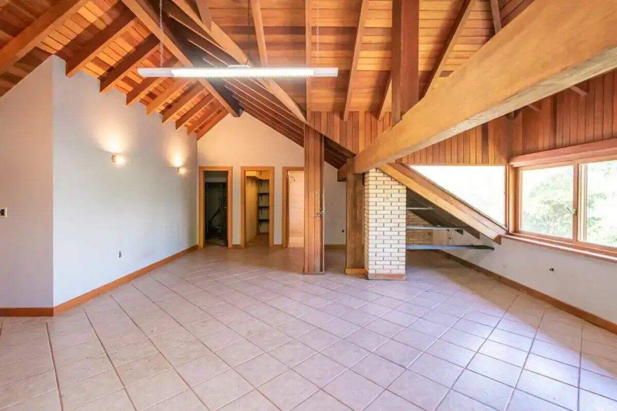 Casa com 3 quartos para aluguel, 600m² - Pedra Redonda - Porto Alegre: 