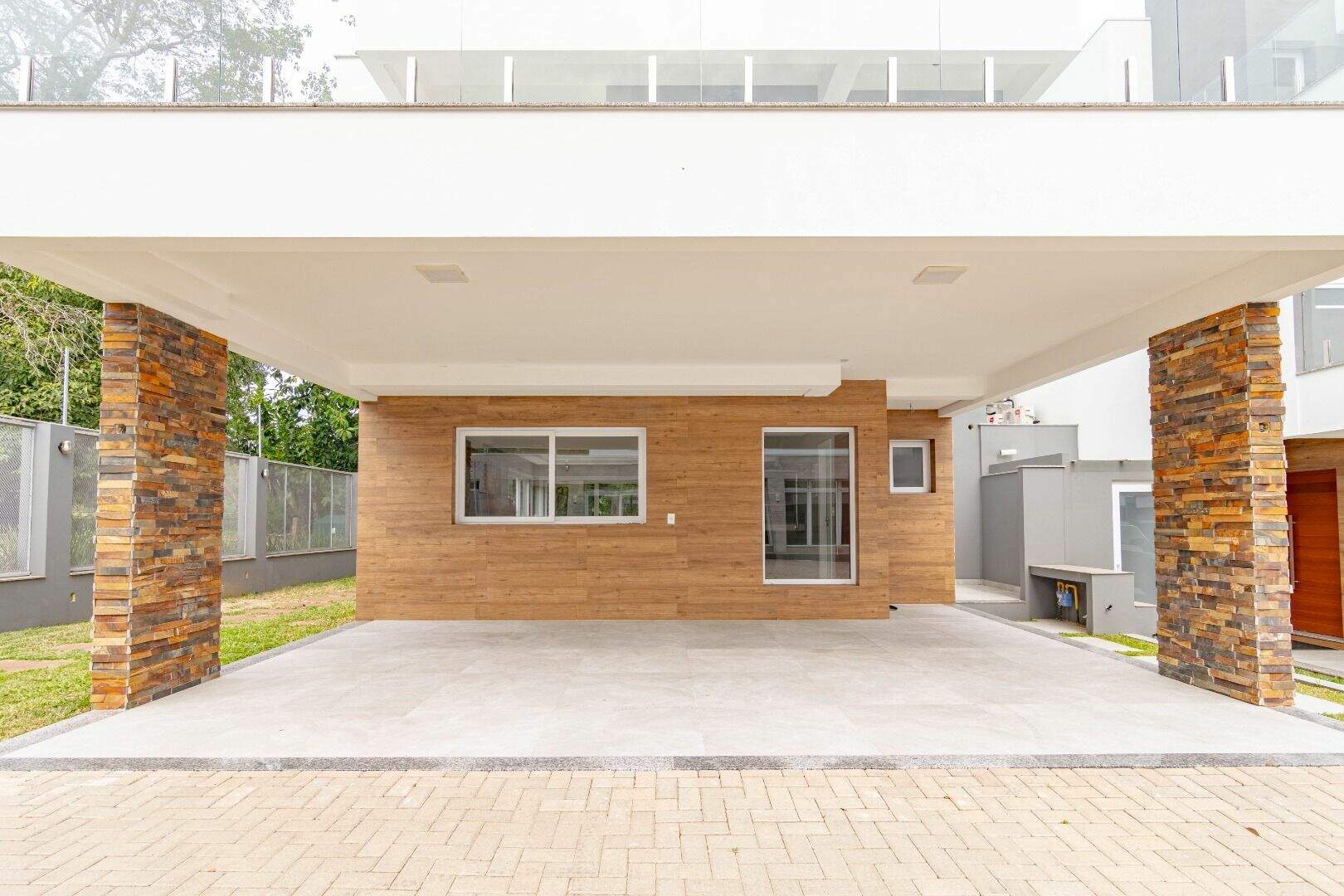 Casa com 3 quartos para aluguel, 310m² - Pedra Redonda - Porto Alegre: 