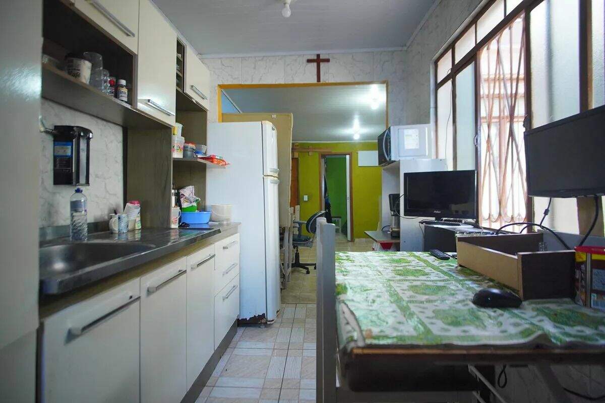 Casa com 2 quartos para aluguel, 52m² - Rubem Berta - Porto Alegre: 