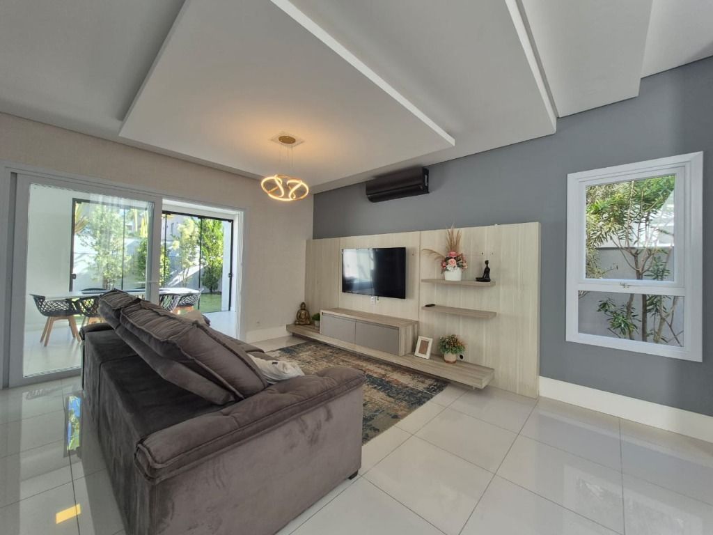 Casa com 3 quartos para aluguel, 245m² - Alphaville - Gravataí: 