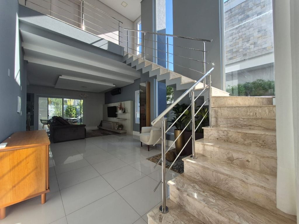 Casa com 3 quartos para aluguel, 245m² - Alphaville - Gravataí: 