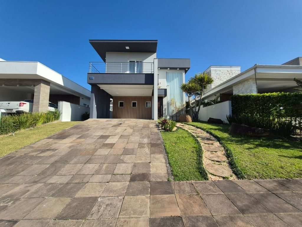 Casa com 3 quartos para aluguel, 245m² - Alphaville - Gravataí: 