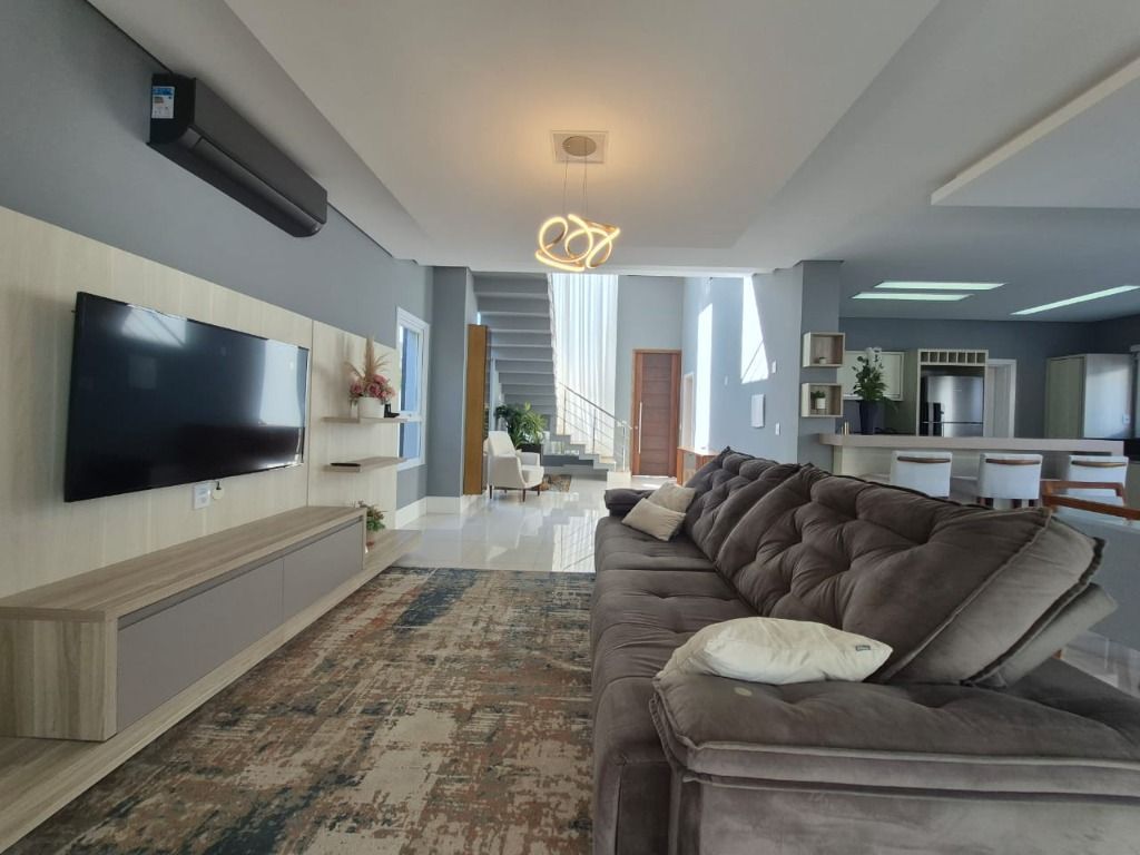 Casa com 3 quartos para aluguel, 245m² - Alphaville - Gravataí: 