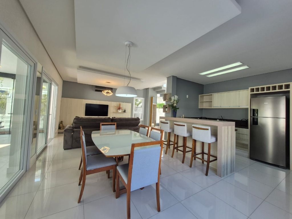 Casa com 3 quartos para aluguel, 245m² - Alphaville - Gravataí: 