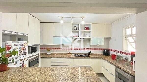 Casa com 4 quartos à venda, 262m² - Camaquã - Porto Alegre: 