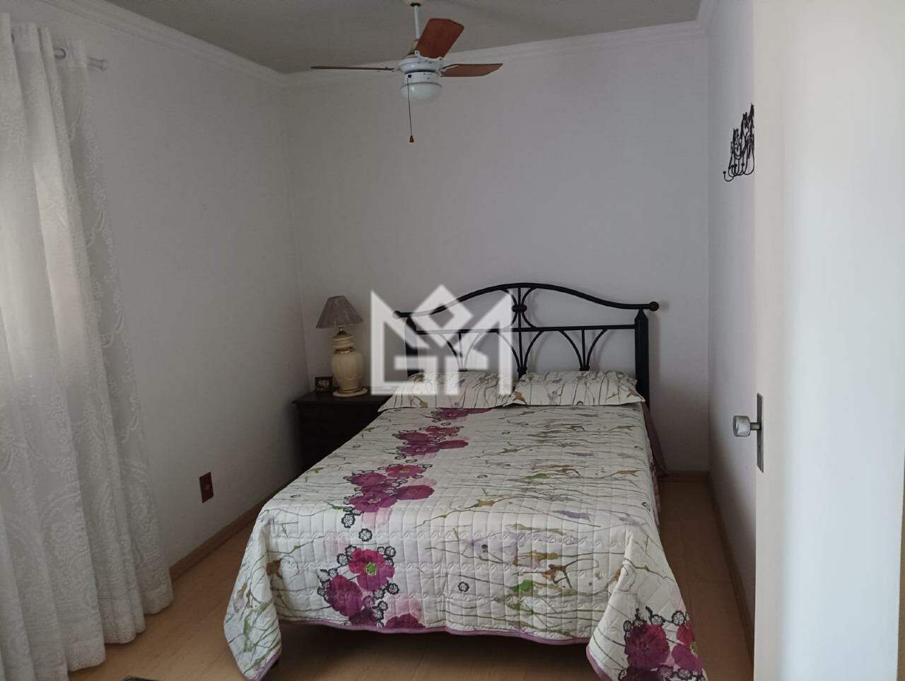 Casa com 3 quartos para aluguel, 287m² - São João - Porto Alegre: 