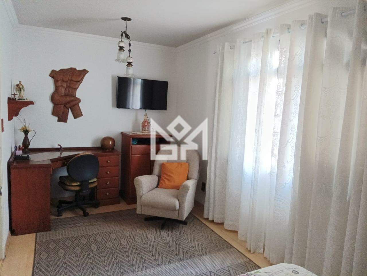 Casa com 3 quartos para aluguel, 287m² - São João - Porto Alegre: 