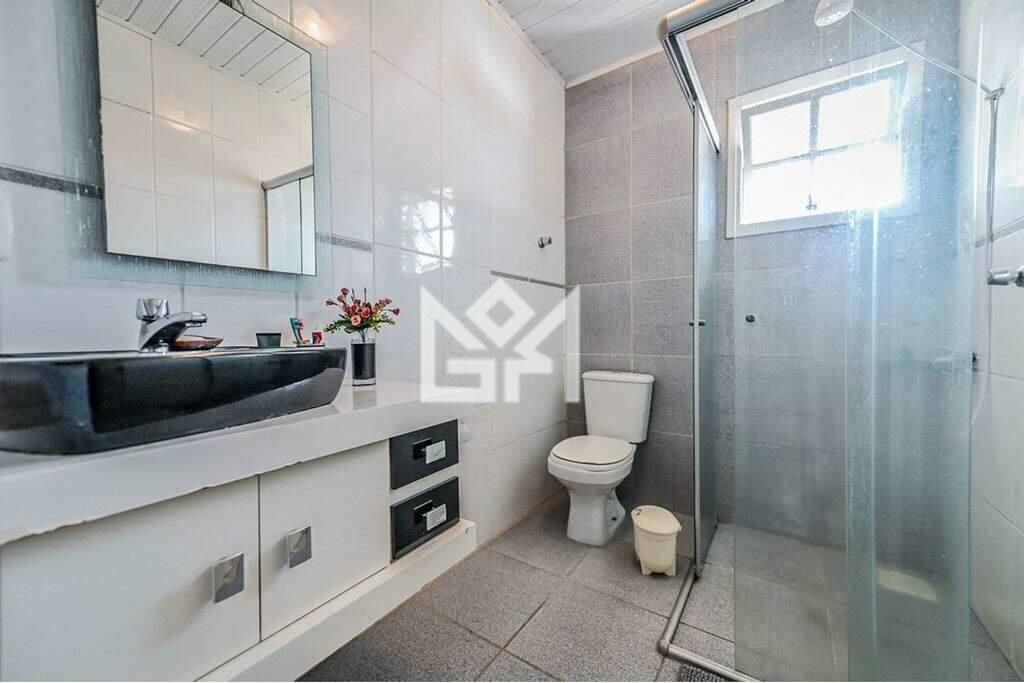 Casa com 4 quartos à venda, 250m² - Vila Ipiranga - Porto Alegre: 