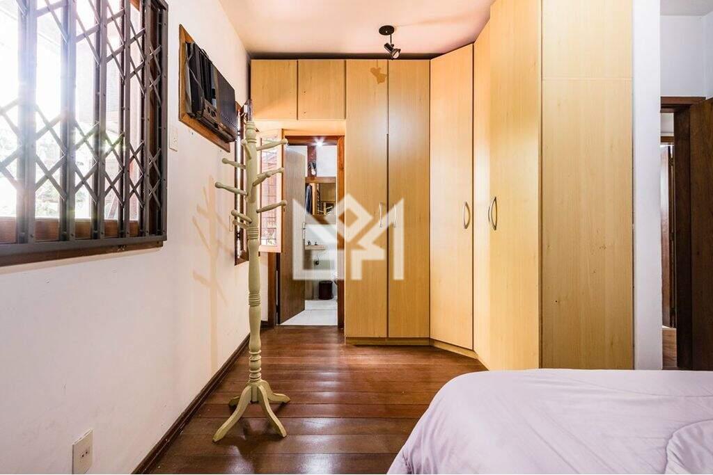 Casa com 3 quartos à venda, 181m² - Medianeira - Porto Alegre: 