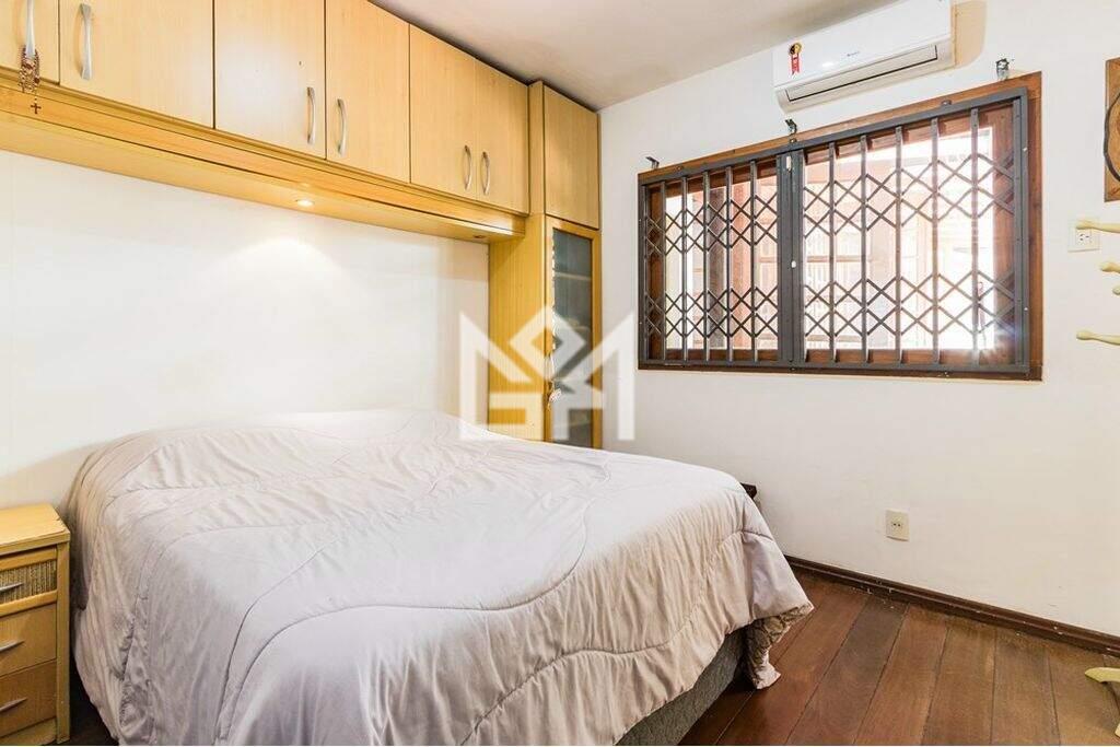 Casa com 3 quartos à venda, 181m² - Medianeira - Porto Alegre: 