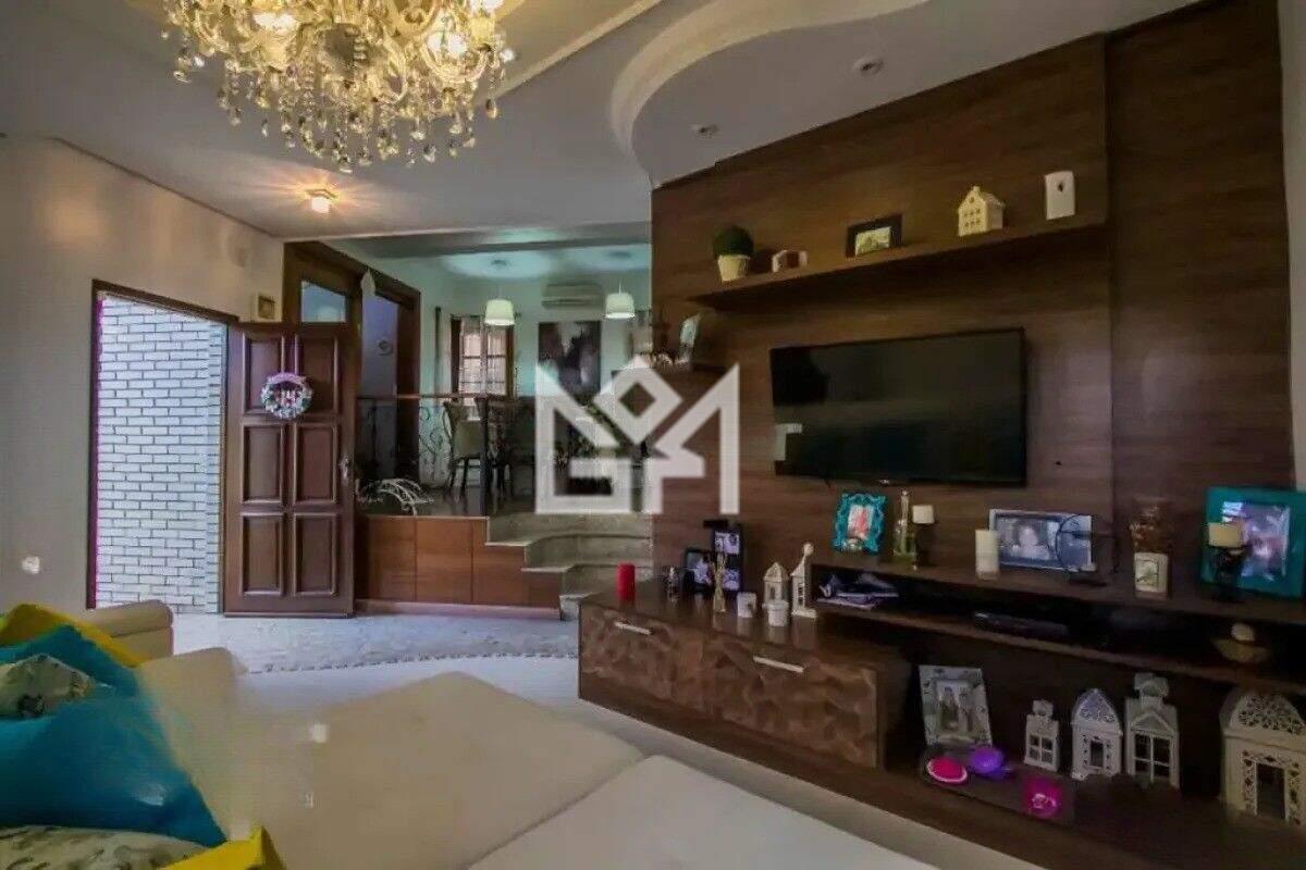 Casa com 3 quartos à venda, 176m² - Jardim Itu Sabará - Porto Alegre: 