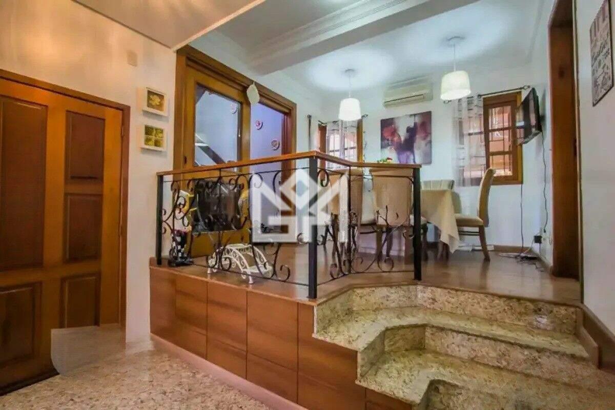 Casa com 3 quartos à venda, 176m² - Jardim Itu Sabará - Porto Alegre: 