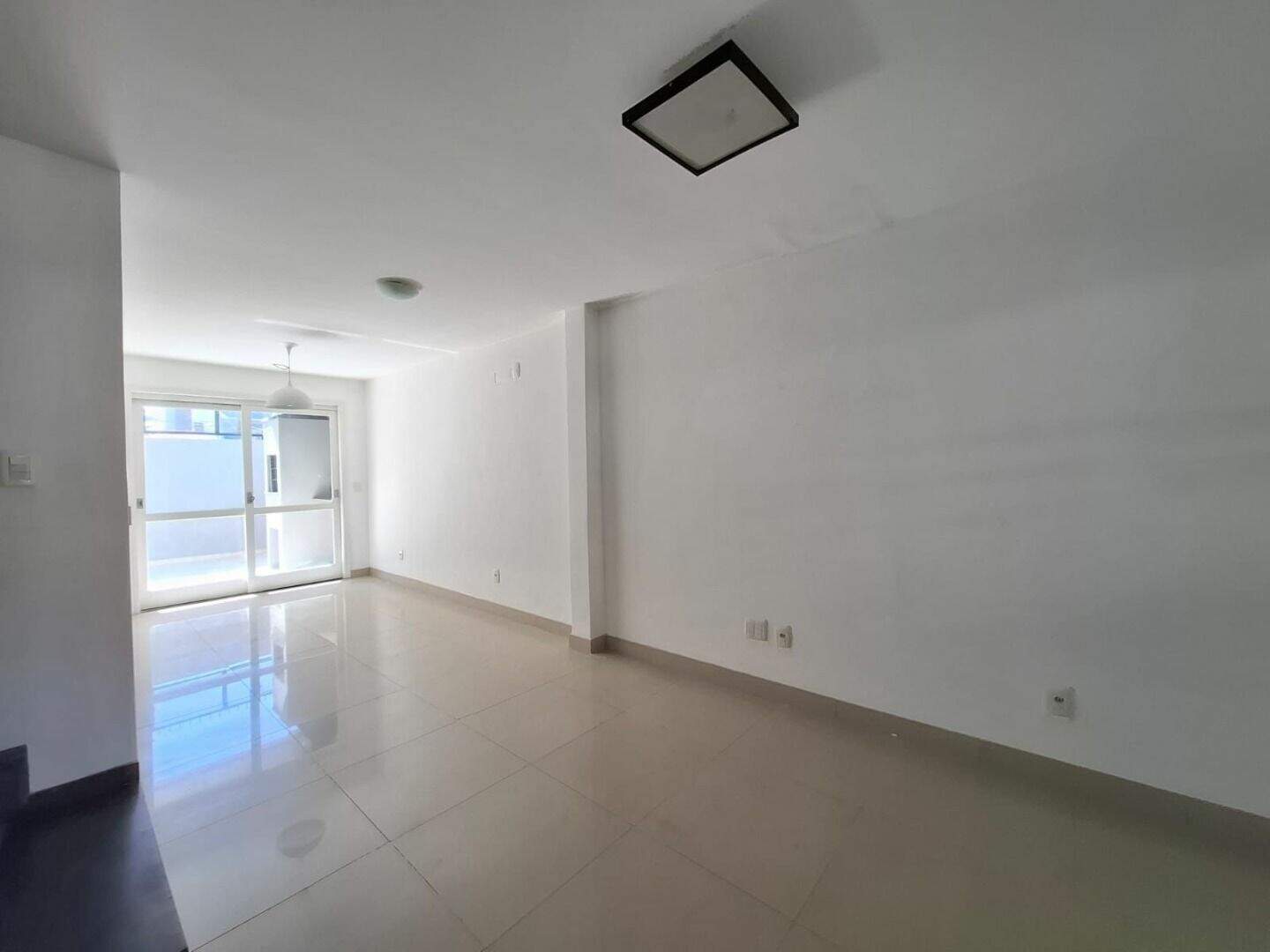 Casa com 3 quartos para aluguel, 135m² - Hípica - Porto Alegre: 